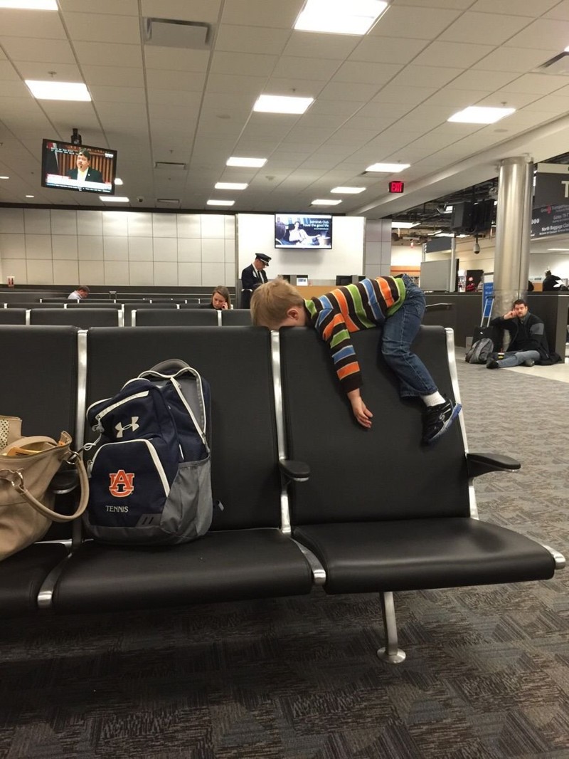 Когда очень сильно устал ждать рейс 