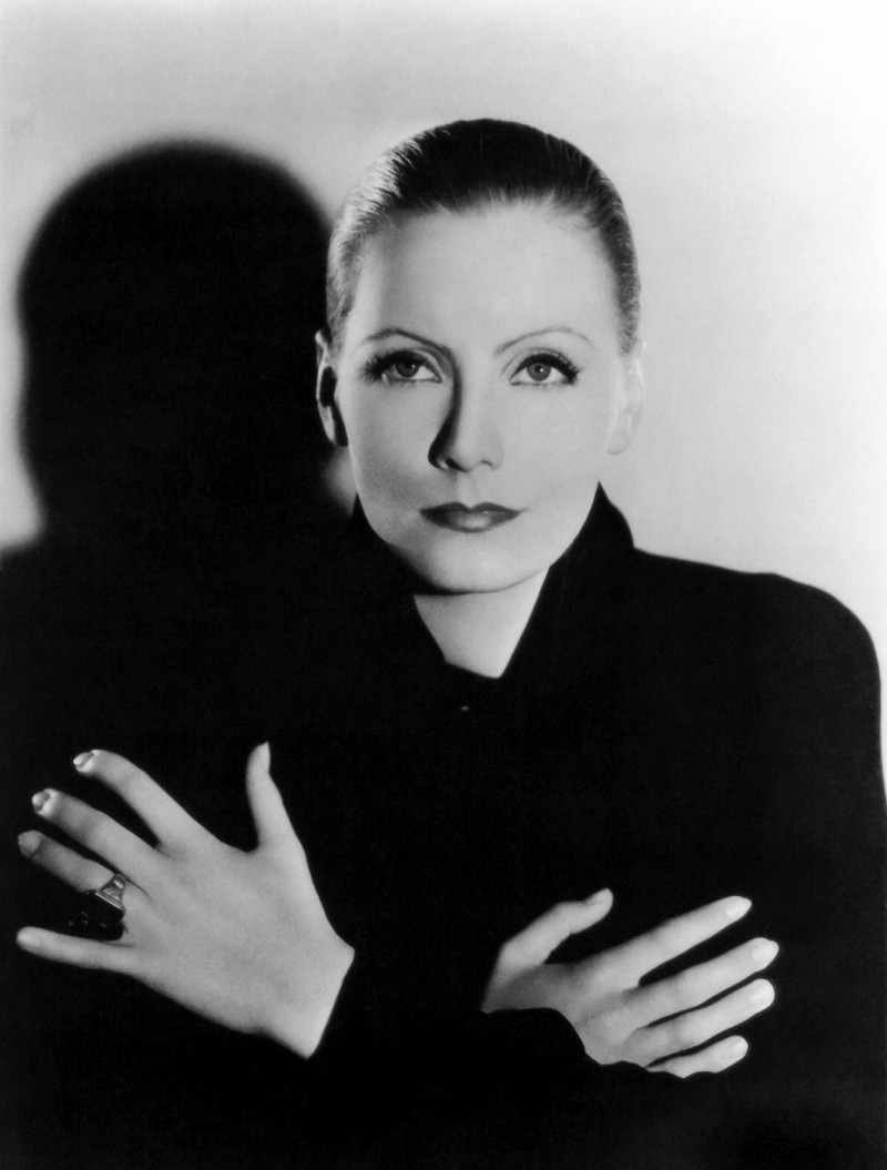 110 Greta Garbo - 1932