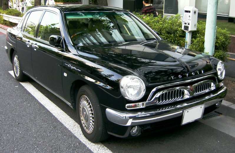 Toyota Origin выпускалась лишь один месяц в 2000-ом году, и количество произведенных машин насчитывает всего 1000 экземпляров.