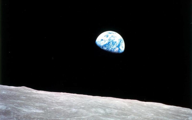 Луна. Расстояние до Земли – 384 467 км