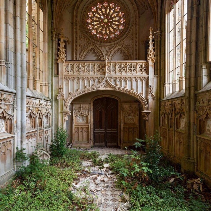 Заброшенная церковь во Франции