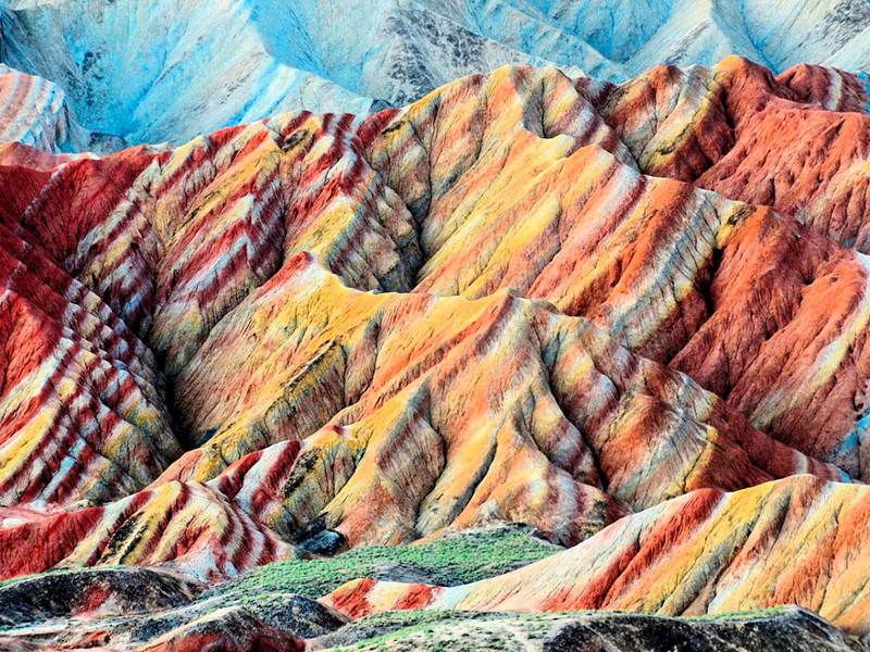 2. Цветные скалы Чжанъе Данксиа в провинции Ганьсу, Китай