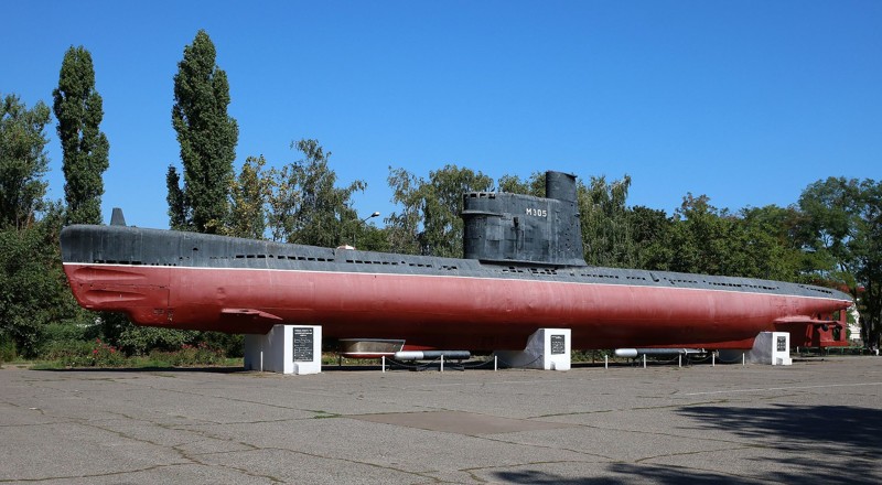 Советская подводная лодка М-296 проекта А615 в качестве памятника в Одессе под обозначением М-305.