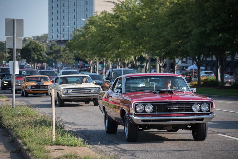 Woodward Dream Cruise - крупнейший автопробег в США