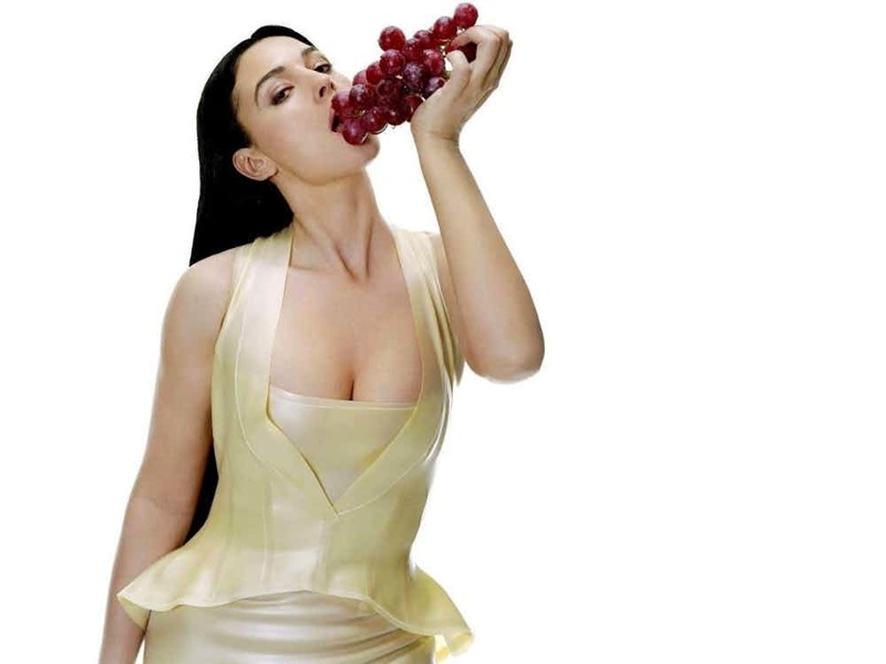 Чувственное поедание винограда 
