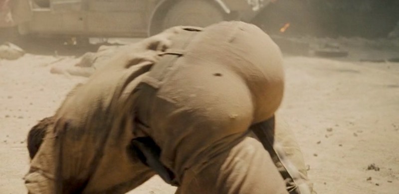 Появилась теория, что Том Круз использовал накладную задницу в фильме, и это смешно