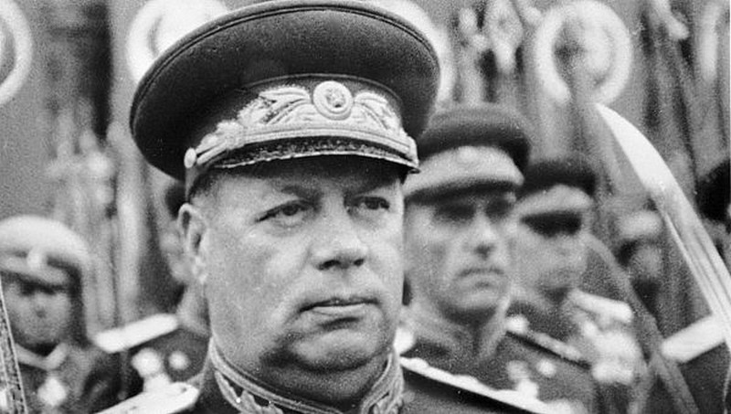 Маршал Советского Союза Ф.И. Толбухин на параде в Москве .