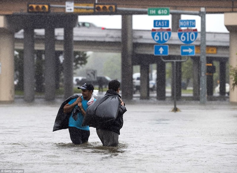 Наводнение в Хьюстоне: впечатляющие снимки до и после