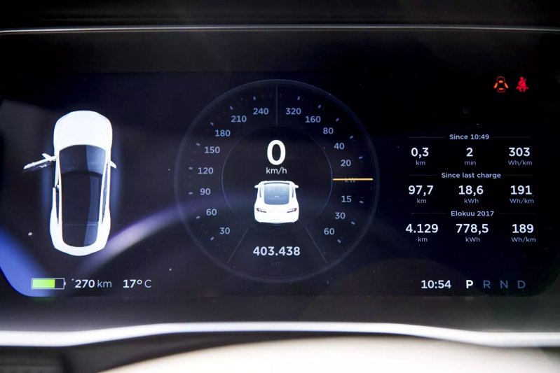 Финский таксист проехал свыше 400 000 километров на Tesla Model S