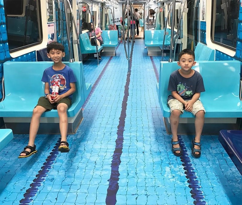 Нечто похожее уже встречалось в метро города Тайбэй, где проходила летняя Универсиада.