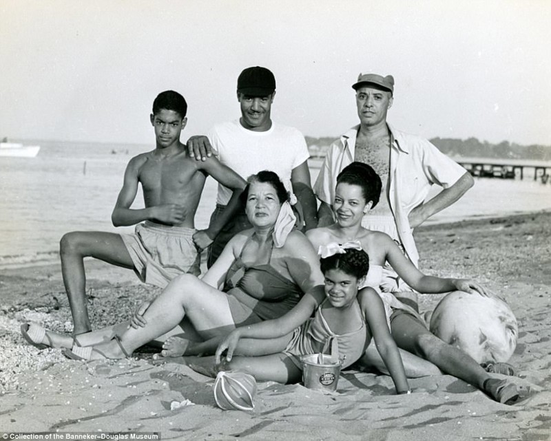 Пляжи, которые сломали барьеры: история американских "курортов для черных"