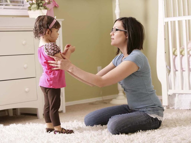 7 советов, как вести себя с ребенком в обществе и создать впечатление хорошей мамы