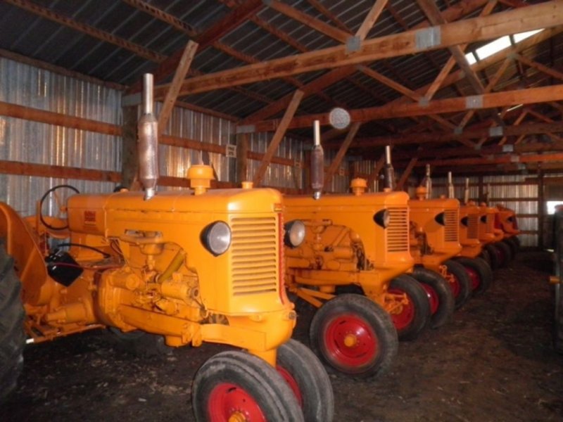 Обычные тракторы Minneapolis-Moline тех лет продавались гораздо успешнее