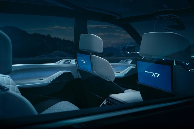 Облик BMW X7 стал известен раньше премьеры