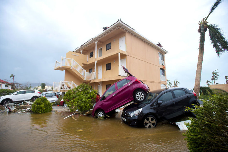 Автостоянка в Мариго, остров Сен-Мартен, после урагана Ирма