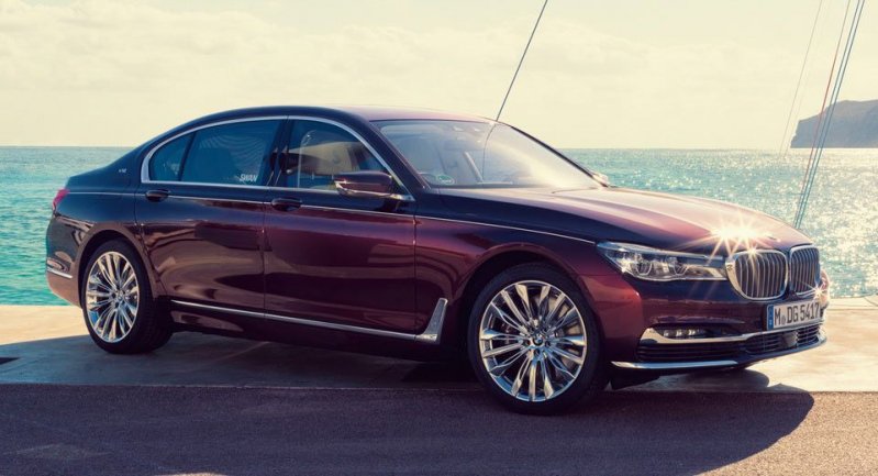 BMW 7-Series превратили в "яхту" на колесах