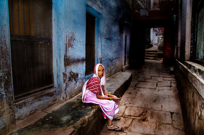 Серия "Одинокие старухи" - Варанаси, Индия