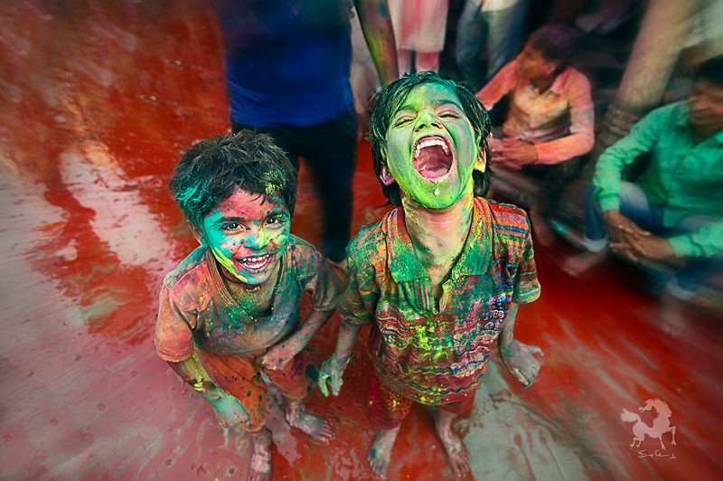 Крик радости - фестиваль Холи, Барсана, Индия