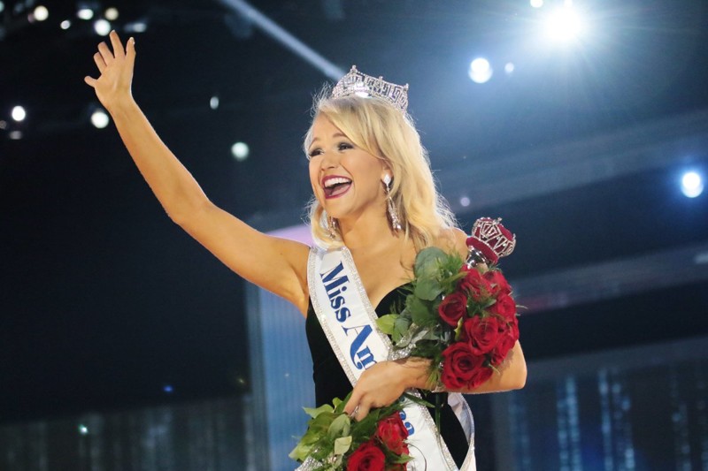 На конкурсе "Мисс Америка" девушке помогли победить вопросы про Трампа и изменение климата