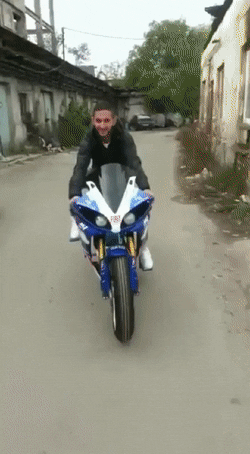 Мотоцикл с педалями