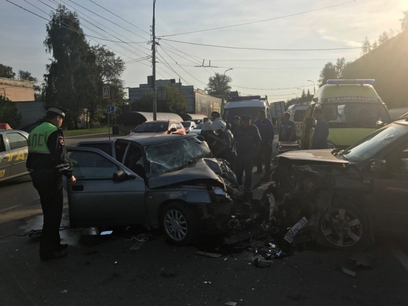 Аварии очевидцев видео. Авария у химзавода во Владимире сегодня.