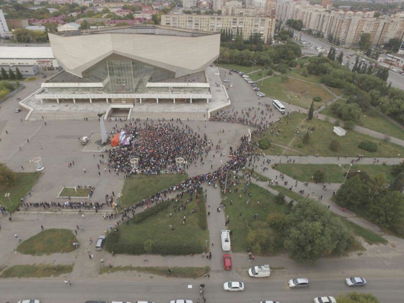 Зачем Навальный врёт? 800 человек в Омске