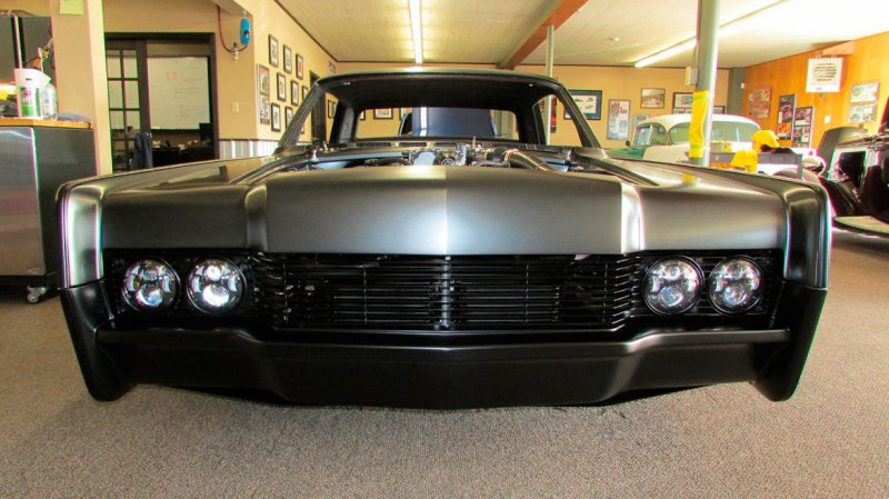 Lincoln Continental 1966 с двигателем от Ford Shelby GT500