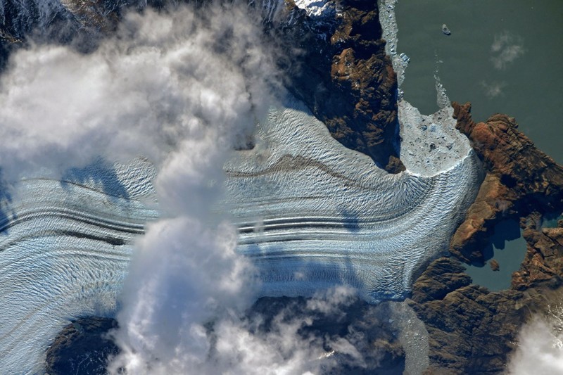 Ледники #Патагонии впечатляют своими размерами. Самым большим считается ледник #Вьедма - его площадь составляет 978 квадратных километров 