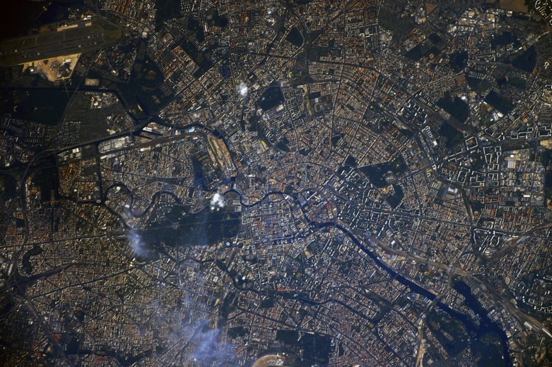 Так выглядит #Берлин из космоса