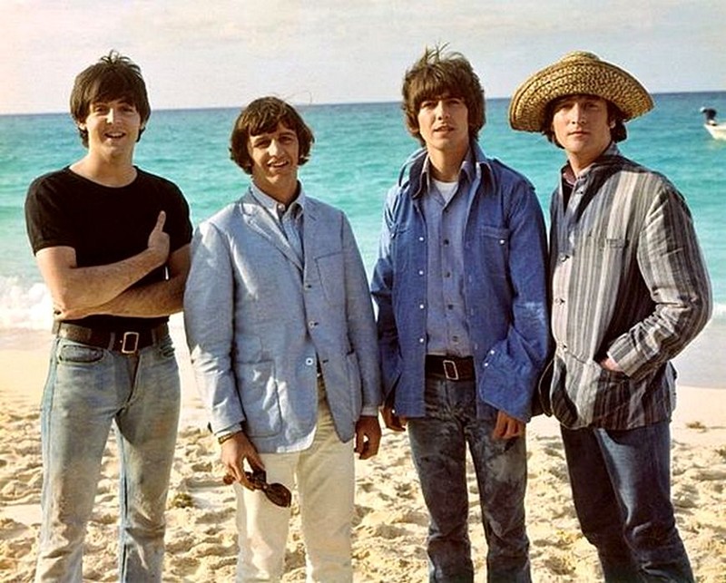 "The Beatles"  Лето. Пляж.