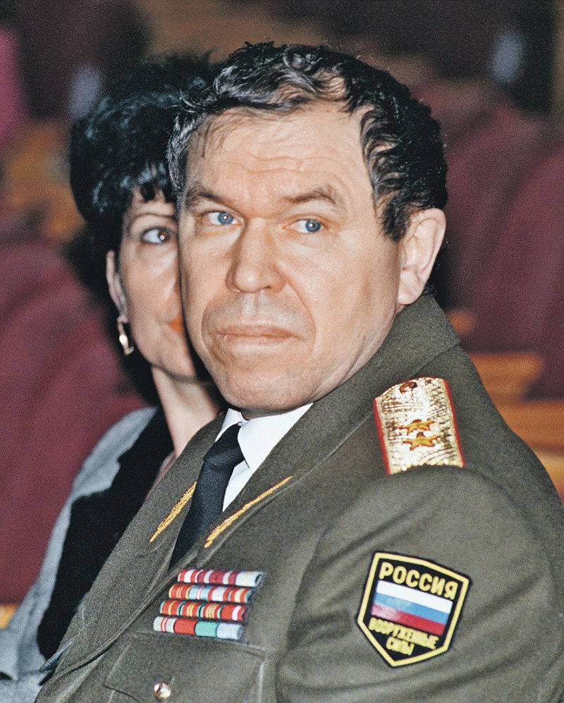 Александр Коржаков: Захожу к Ельцину и решаю с ним вопрос пистолетом из секретной кобуры на ноге