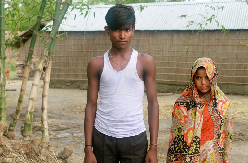 Ассам, Индия. Хасина вышла за Али в возрасте 13 лет. Теперь ей 14 с половиной лет, а через четыре месяца она станет мамой