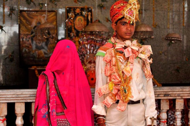 Бхопал, Индия. Бракосочетание 12-летней невесты и 14-летнего жениха