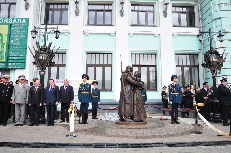 Прощание славянки на белорусском вокзале