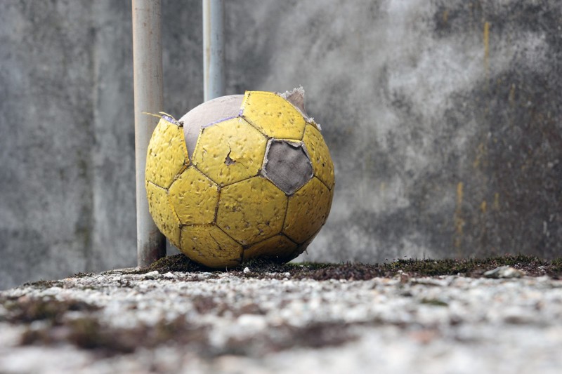 Забытые футбольные мячи со всего мира