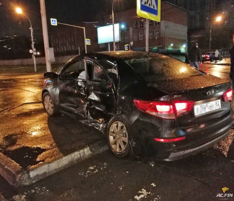 Авария дня. Женщина серьезно пострадала в Новосибирске