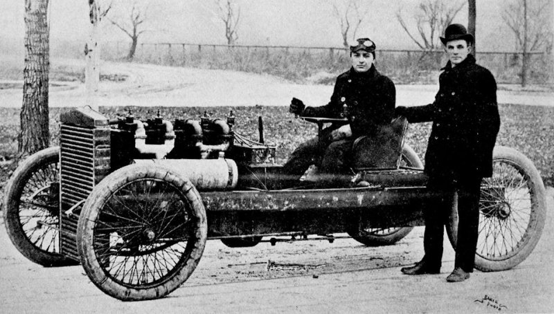 Форд и Олдфилд в 1902 году