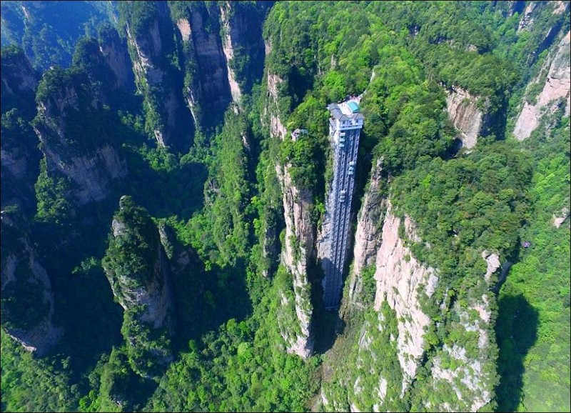 Самый высокий лифт в мире