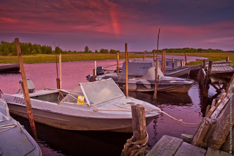 Фиолетовый закат — обычное дело на Севере. Этот был снят в 2015-м году, в Карелии, недалеко от Рабочеостровска.