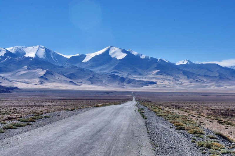 Памирский тракт — одна из самых красивых дорог в мире и самая высокогорная на территории бывшего СССР. 