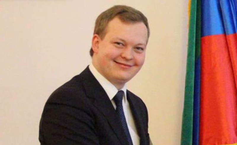 «Эпосы» Евгения Вышенкова: Почему «Фонтанка» превозносит мошенника Михаила Баракина?