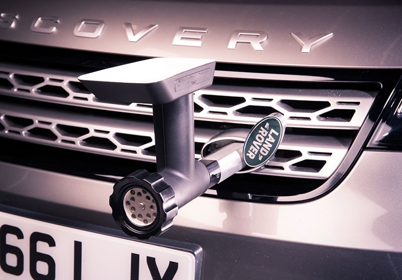 Отдел специальных проектов Special Vehicle Operations, принадлежащий Jaguar Land Rover, изготовил особый внедорожник Land Rover Discovery для шеф-повара и телеведущего Джейми Оливера