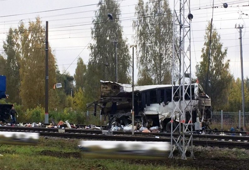 Во Владимирской области поезд протаранил автобус, погибли 19 человек