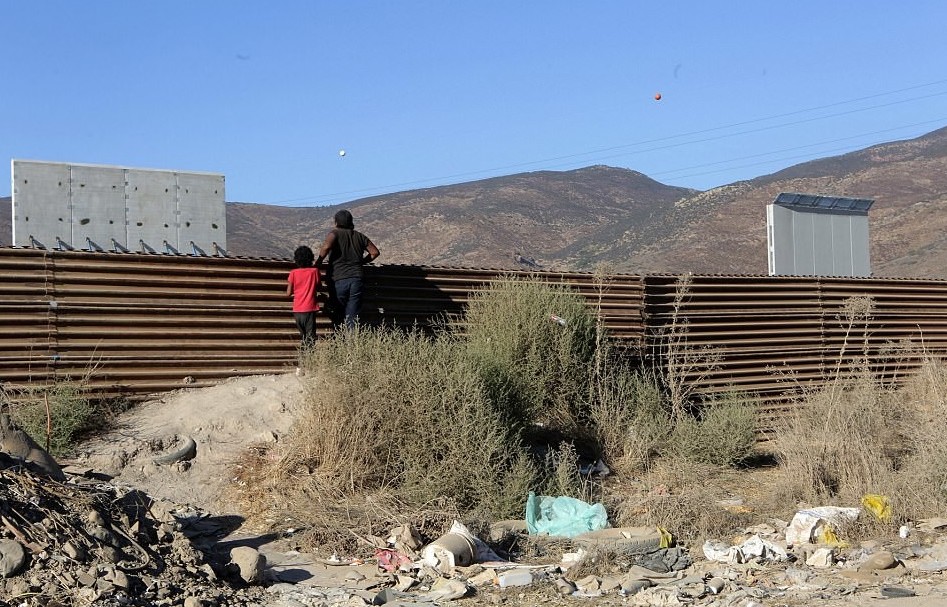 Стена на границе США и Мексики: мега-стройка в фотографиях