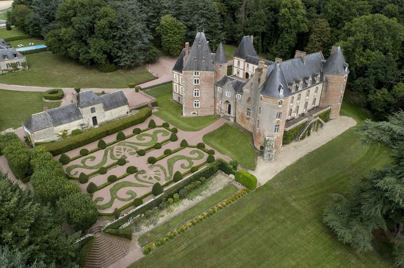 Французский замок XV в. Бланкафорт выставили на аукцион за €1