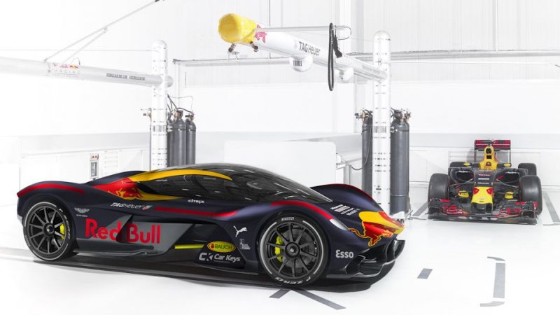 За основу взяли прототип гиперкара AM-RB 001, который создан совместными усилиями Aston Martin и гоночной команды Red Bull, что легко видно из его названия. 