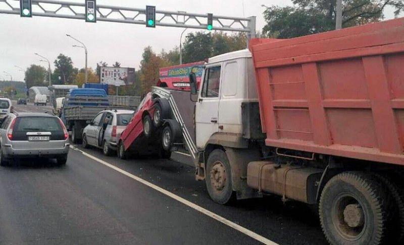 Прицеп взял удар на себя