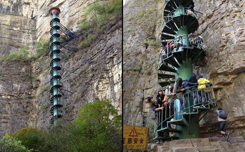 4. Еще одна лестница в небо в Китае. Высота ее почти 100 метров. Похоже на экстремальную карусель