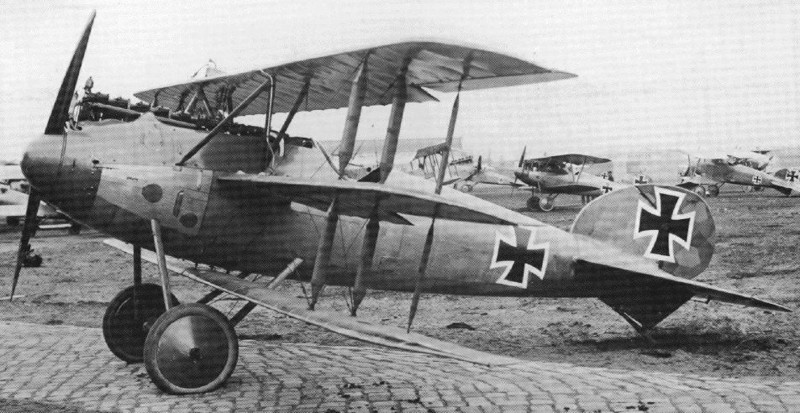 Авиация 1915 год — вооружен и уже опасен