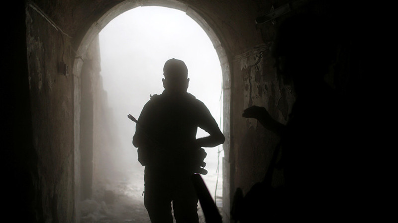 Боевикам ИГ разрешили покинуть Ракку вместе с заложниками